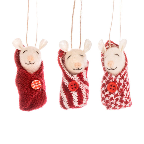 Baby felt mice christmas decorations assorted in red blankets 